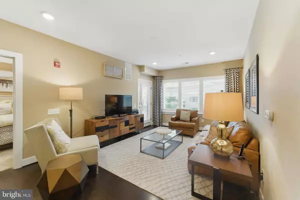 9521 BASTILLE ST #403, Fairfax, VA 22031