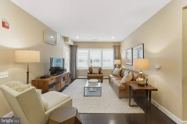 9521 BASTILLE ST #403, Fairfax, VA 22031