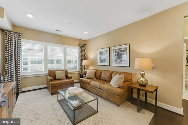 9521 BASTILLE ST #403, Fairfax, VA 22031