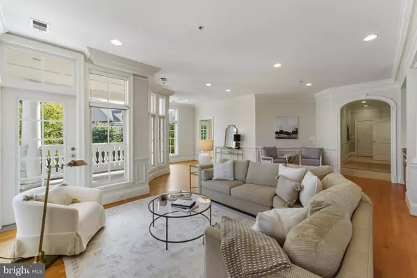 1480 EVANS FARM DR #202, Mclean, VA 22101