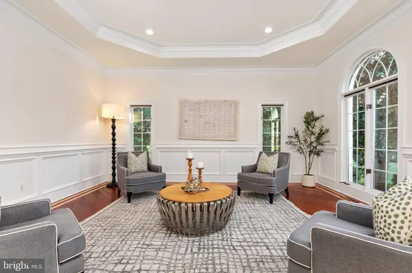 40163 BEACON HILL DR, Leesburg, VA 20176