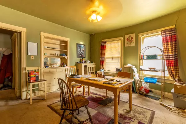 2342 Dexter St, Denver, CO 80207-3151