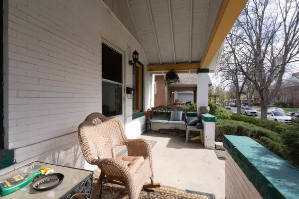 2342 Dexter St, Denver, CO 80207-3151