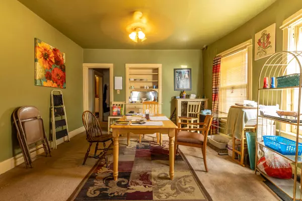 2342 Dexter St, Denver, CO 80207-3151