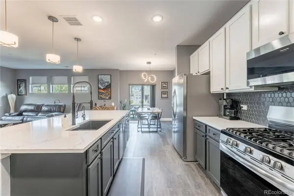 24907 E Calhoun PL #B, Aurora, CO 80016