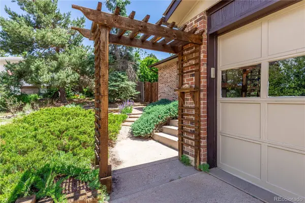 208 Elm CT, Castle Rock, CO 80104