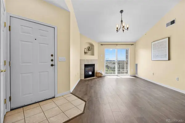 7440 S Blackhawk ST #4-305, Englewood, CO 80112