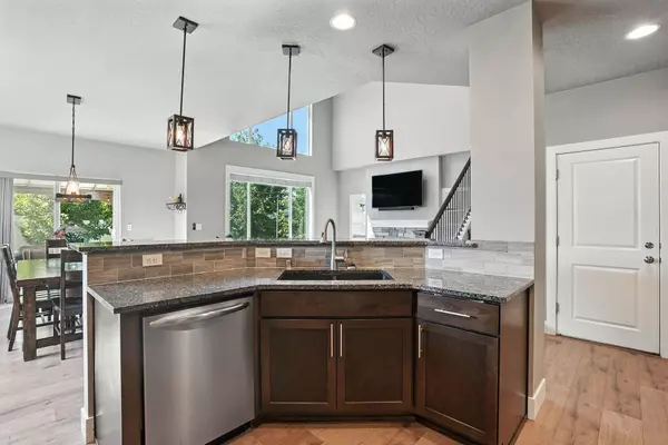 7010 S Pheasant Ridge Dr, Spokane, WA 99224