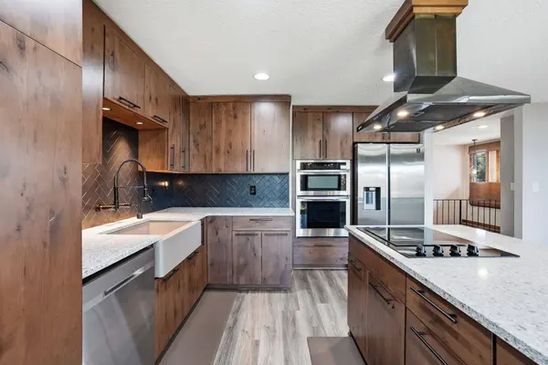 1122 E Bedivere Dr, Spokane, WA 99218