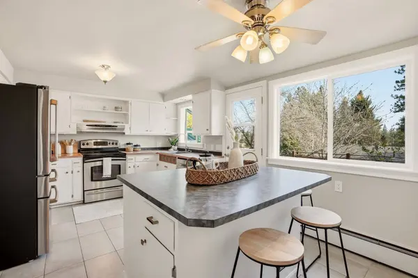 10324 N College Cir, Spokane, WA 99218