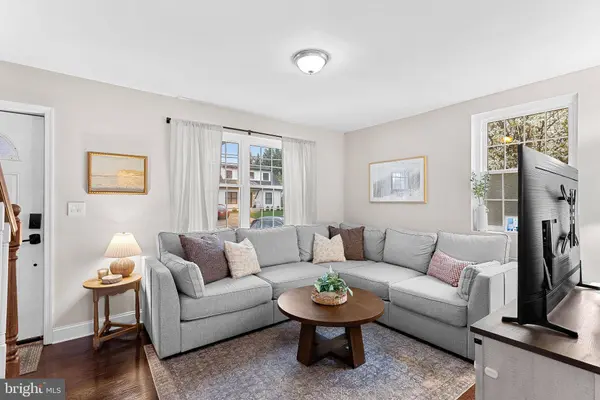 6910 FARRAGUT AVE, Falls Church, VA 22042