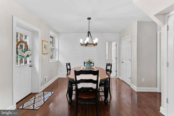 6910 FARRAGUT AVE, Falls Church, VA 22042