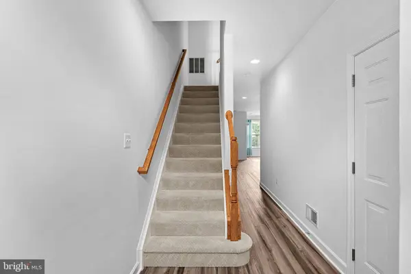 42525 MAGELLAN SQ, Brambleton, VA 20148