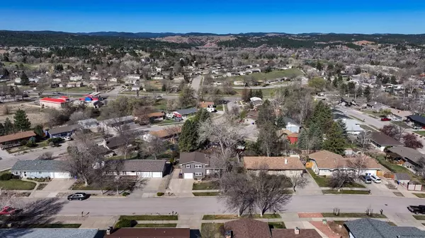 2715 Raymond Drive, Rapid City, SD 57702