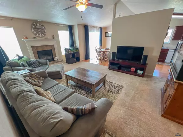 14891 Sun Valley Dr, Summerset, SD 57769