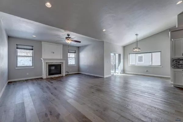 1114 Settlers Creek Pl, Rapid City, SD 57701