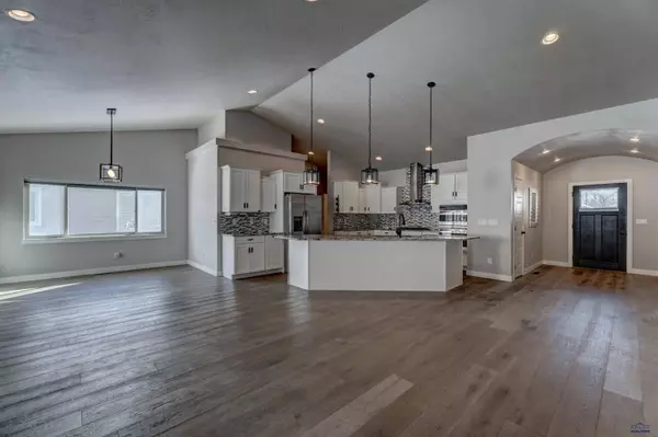 1114 Settlers Creek Pl, Rapid City, SD 57701