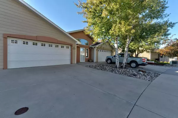 5213 Hayloft Ln, Rapid City, SD 57703