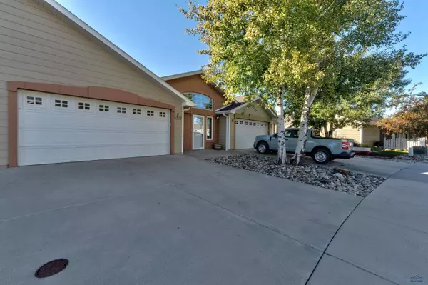 5213 Hayloft Ln, Rapid City, SD 57703