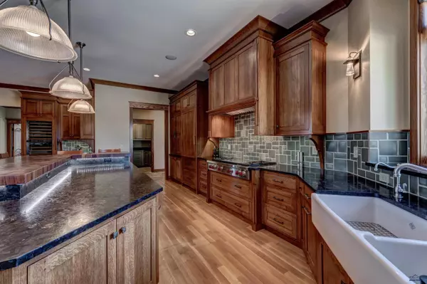 2150 Skyline Ranch Rd, Rapid City, SD 57701