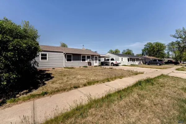 142 E Montana St, Rapid City, SD 57701