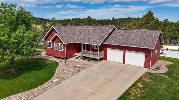 5420 Snowberry Ln, Rapid City, SD 57702
