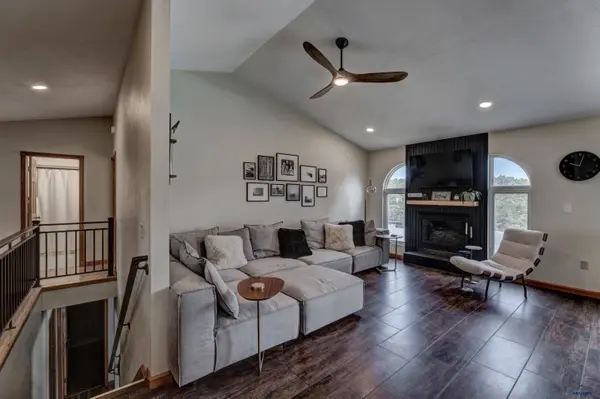 5420 Snowberry Ln, Rapid City, SD 57702