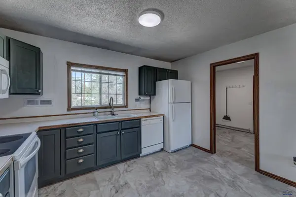 142 E Montana St, Rapid City, SD 57701