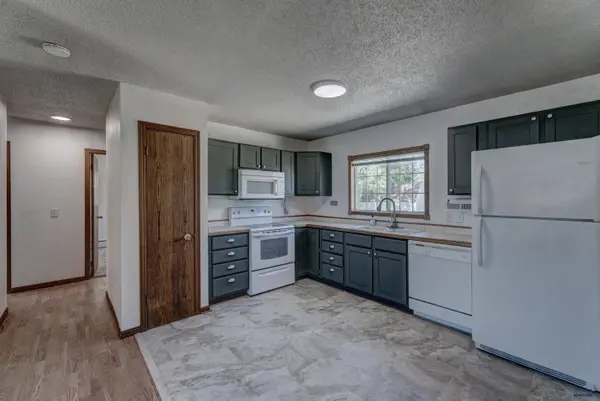 142 E Montana St, Rapid City, SD 57701
