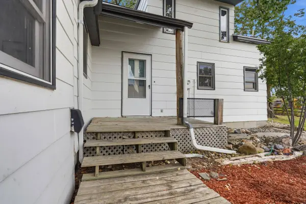 318 W 4th Avenue, Wall, SD 57790