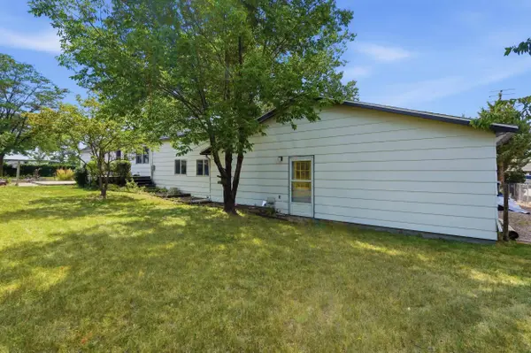 318 W 4th Avenue, Wall, SD 57790