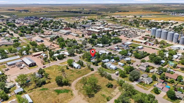 318 W 4th Avenue, Wall, SD 57790