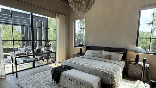 feature image of How Can I Price My Highland Home Competitively Based on Recent Sales Trends?