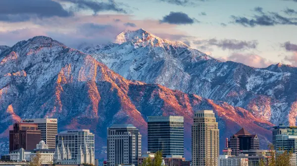 feature image of Best Places to Live in Utah for Families | Utah Relocation Guide