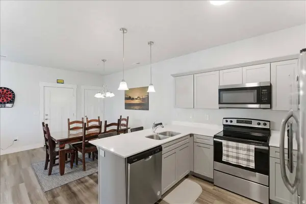 938 W CORAL CHARM WAY #L202, Saratoga Springs, UT 84045