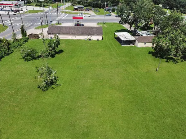 9000 W Highway 6, Alvin, TX 77511