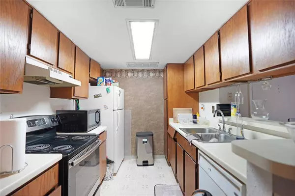 12905 Woodforest BLVD #606, Houston, TX 77015