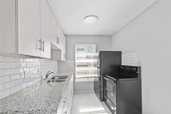 819 Oak ST, La Marque, TX 77568