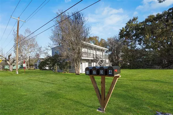 819 Oak ST, La Marque, TX 77568