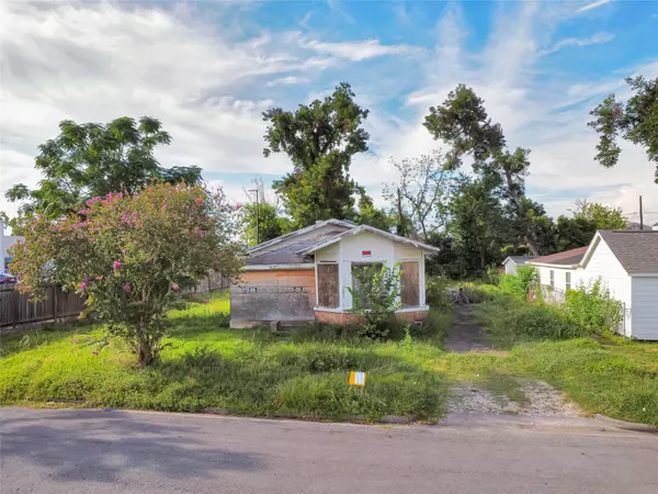 201 E 30th ST, Houston, TX 77018