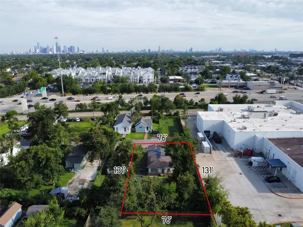 201 E 30th ST, Houston, TX 77018