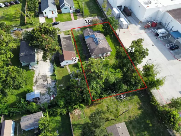 201 E 30th ST, Houston, TX 77018