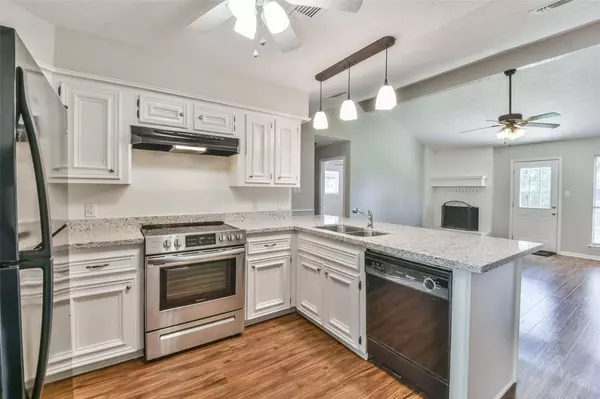 411 Topsail WAY, Crosby, TX 77532