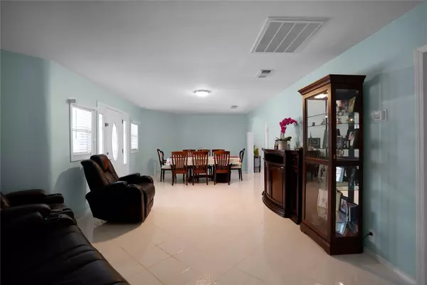 13117 Player ST, Houston, TX 77045