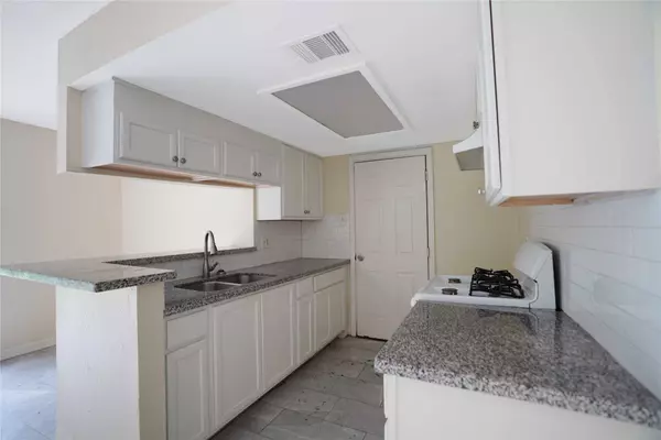 11075 Spottswood DR, Houston, TX 77016