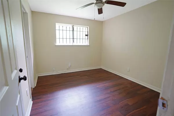 11075 Spottswood DR, Houston, TX 77016