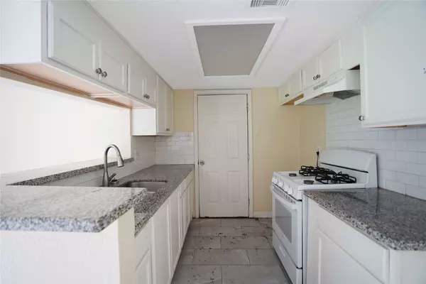 11075 Spottswood DR, Houston, TX 77016