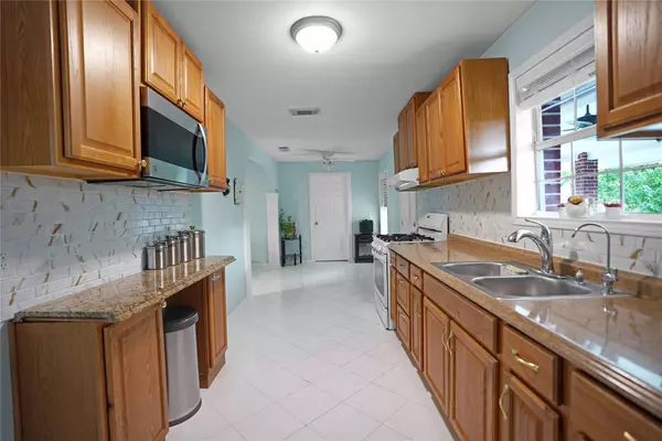 13117 Player ST, Houston, TX 77045