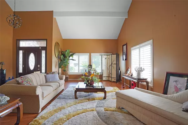 12338 Silo LN, Houston, TX 77071