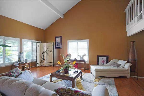 12338 Silo LN, Houston, TX 77071